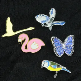 Europe Alloy Butterfly Crane Magpie Bird Brooch Cartoon Unisex Metal Animal Corsage Pin Flamingo Animals Backpack Hat Coat Clothes Buckle Badges Accessories