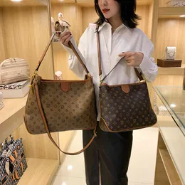 Ladies Fashion Luxury Brand Tide Bag Tote all'ingrosso Messenger a spalla singola da donna portatile di grande capacità versatile