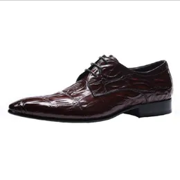 男性のためのオックスフォード赤い黒の靴Zapatos hombres注文の男性の本革のフォーマルシューズオフィスのゴム底