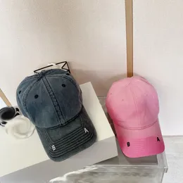 Designer Letter Ball Kepsar Casual Hat Tvättad Denim Färgning Hattar Love Design Dome för Man Kvinna Rosa och Grå Bra kvalitet