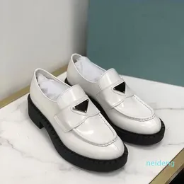 Klänning Skor Plattform Casual Shoes Luxury Low-Top2022 Toppkvalitet Klassisk Kvinnor Mode Designer Äkta Läder Tjocka Solor Flats 100% 2022