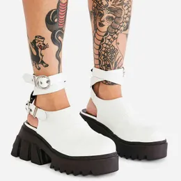 Sandaler High Heels Vrouwelijke Sandalen Zwarte Gesp Platform Punk Hoge Hak Koele Mode Casual Schoenen Vrouw 220415