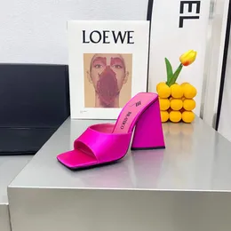 Attico gül kırmızı Devon Topuklu Sandalet terlik Saten tıknaz Kare burunlu katır yüksek topuklu ayakkabılar slaytlarda kayma açık ağızlı ayakkabı kadın lüks tasarımcı fabrika ayakkabısı
