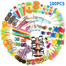 100Pcs Party Favors Carnival Prizes Goodie Bag Birthday Gift Pinata Fillers Kids Toys School Reward Festive Party Supplies 220527