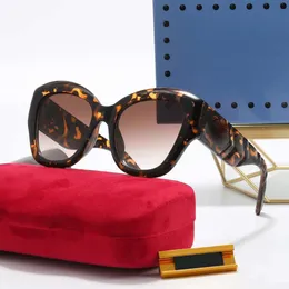 النظارات الصيفية الصيفية للنظارات الشمسية للنساء على غرار أزياء صفيحة عيد ميلاد اللوح اللوح اللوح إطار العليا من النظارات