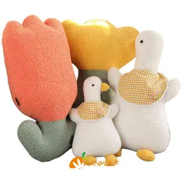 Pc Cartoon Tulip Filled Flowers Plush Plant Pillow Bib Baby Duck Toy Skinfriendly Toddler Comforting Decoration J220704