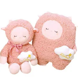 柔らかいピンクの眠っている子羊のぬいぐるみ超かわいいレインボー雲の装飾がいっぱいの漫画動物羊ディッフル枕誕生日j220704