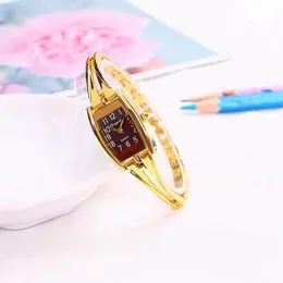 Luksusowe zegarki damskie Designerskie panie oglądają oryginalny kwadratowy zegarek damski mały wodoodporna bransoletka trend moda dziewczęta kwarcowe zegarki bsdgb