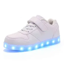 Sapatos luminosos infantis Crianças do ensino médio Charging da moda coreana Luminous Ghost Dance Pass Shoes Luminous Student Sports Shoes