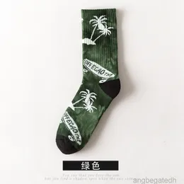 2022 New Men's Mid-tube Socks Autumn and Winter Skateboard Thickened Personality Men and Women Tie-dye Maple Leaf Sock 2b