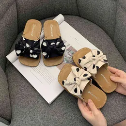 Kids Polka Dot Bow Slippers Summer Rubber Sole Soft Wearable Anti-Slippery Fancy Beach Indoor Slippers Fashion Princess Sandals G220523