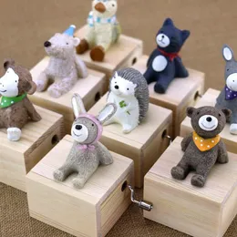 Obiekty dekoracyjne Figurki Drewniane Ręcznie Cranked Music Boxes Creative Drewno Cute Animal Crafts Baby Room Decor Urodziny Party Kids Pudełko