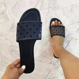 Slippers Slides de malha respirável para mulheres Sapatos de verão Mulher fora da praia Feminino com deslizamento casual em flagslipslippers de damas