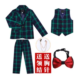 Kinderkleidung Frühling und Herbst ein Anzug für Jungen, koreanische Version, Karomodell, Neujahrsanzug, kariertes dreiteiliges Set, Mantel, Weste, Hose