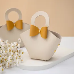 Çok renkli bowknot deri çanta, kalp yuvarlak şekil sapı hediye çantası doğum günü düğün şeker kutusu parti lehine kutular mj0643