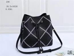 Top Quality Designers Shoulder Bags Women Chain Bag Crossbody Messenger Tote Female Quilted Heart Leather Handbags Purses Wallets H0656