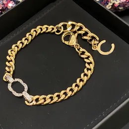 2022 Toppkvalitet Charm Pendant Necklace Armband med diamant i 18K guldpläterad och silverfärg för kvinnor Bröllopsmycken Gift Have Box Stamp PS4136A