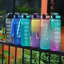 Nowy 1000ml Butelka Wody Frosted Rainbow Gradient Plastic Sports Pij butelkę Outdoor Gym Fitness Waters Cup Z czasem Skala GCE13889