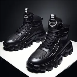 Mężczyźni skórzane buty Randomiczne czarne buty sportowe o wysokim gangu Bez poślizgu zima plus aksamitne na zewnątrz zwiększone męskie buty okrągły kształt 220628