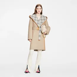 2022 Nuova primavera e autunno a scacchiera di lana misto lana da donna doppia usura vita dimagrante cappotto con cappuccio stampato tendenza trench