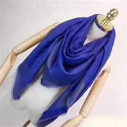 Fashion Shawl Autumn/Winter Ladies Sconhe Fino prateado Sparkling Silk Thread Jacquard Wool Scawl 140-140cm