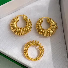 Bottega European and American Spring Gold Earrings Stud Niche Design Valwend Light Fashion Tide Tide Retro Wild Jewelry Gift