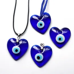 Preço em massa Colares com pingente de mau-olhado azul Pingentes de vidro em forma de coração Turquia Acessórios de joias gregas Ornamentos de olhos do diabo
