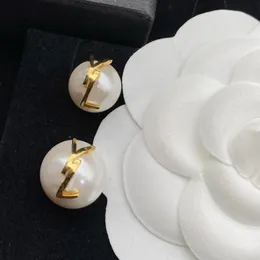 Stud Pearl Kearing Designer Takı Lüksler Kadın Mücevherleri İçin Küpe Küpe Bul boucle Studs Mektuplar Çemberler Aşk Kulüp Düğün Hediyeleri Kutusu 2024 Güzel Hediye