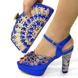 Королевская синяя женская сандалия обувь и сумки для кошелька набор модных каблуков Летние насосы, соответствующие сцеплению, сумочка CR178 11,5 см 220516