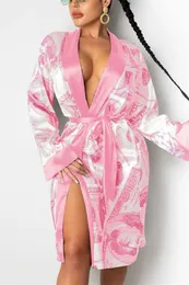 Roupas femininas para dormir pijamas casuais lingeries Restas de cetim de cetim de impressão em dólares up as camisadas de comprimento médio