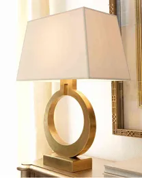 Lampada da tavolo di lusso moderna di alta qualità Villa Golden Dining Table Decoration Lampada Nordica camera da letto retrò letto LED LED H220423