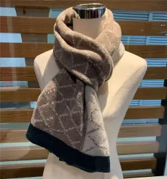 Зимний дизайнер Cashmere Scarf для мужчин Женская мода шарф бренд классические буквы печатают теплые мягкие шарвы шали шерсть женщины мужские шарфы 2204222D