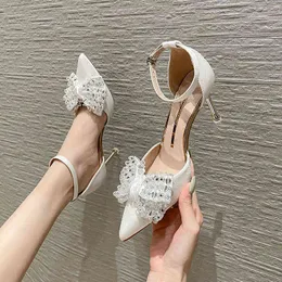 Summer a punta di rinestina con fiocco sandali di seta sandali di seta per matrimoni abiti per banchetti per banchetti per tutta la moda scarpe single da donna personalizzata G220527