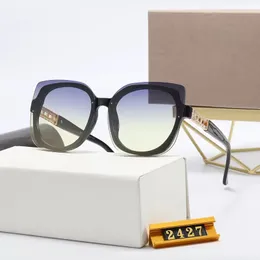 Retro Güneş Gözlüğü Bayan Tasarımcısı Son Büyük Çerçeve Kedi Polarize Yaz Açık Spor Anti-Uv Tam Çerçeve Kadınlar için Klasik Yıldönümü Hediyeler Sunglass