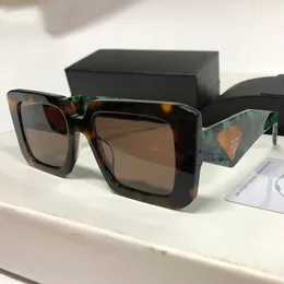 Occhiali Symbole Acetat-Sonnenbrille SPR23Y, übergroßes Design und großvolumige geometrische Bügel, traditionelles Dreieckslogo in Kontrastfarben, mit Originalverpackung