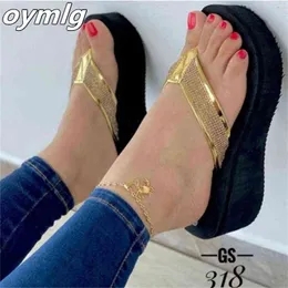 Flip Flops Summer feminino Novo clipe inferior de strass de tamanho grande em sandálias de praia e chinelos de fábrica de fábrica 220530