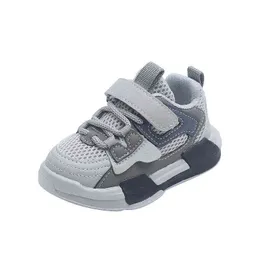 Cozulma 2022 Spring Children Sports Shoes 1-3-6-6 سنوات الفتيان ناعم أسفل أحذية رياضية تنفس الأطفال الأحذية الخارجية في الهواء الطلق 21-30 G220517