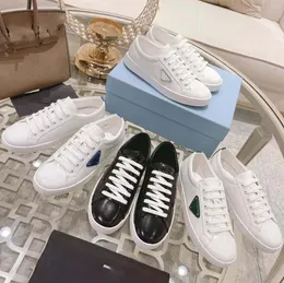 10A 2022 latest shoes sneakers fashion catwalk small white shoe couple models relaunch elegant and generous cowhide mixed sheepskin tpu bottom