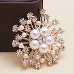 宝石魅力的なラインストーン模倣真珠の花のブローチ