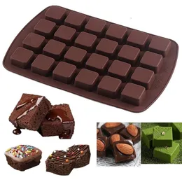 24 Boşluk Kare Mini Kek Pan Silikon Kalıp Buz Küp Tepsisi Jelly Candy Chocolate Truffles Pişirme Kalıpları Kek Dekorasyon Araçları 220509