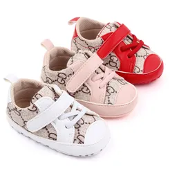 Detaljhandel Baby Pojkar Flickor First Walkers Casual Mjuk botten Halkfri Andas Sprots Skor Spädbarn Småbarn Sneakers