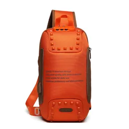 Atacado ozuko marca sacos de ombro de couro esportes ao ar livre fitness lazer saco de peito leve resistente ao desgaste rebite mochila série anti-roubo bolsa masculina 928