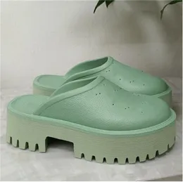 2022 Nuovi sandali a doppia g sandali pantofole designer di marchi donne ladies piattaforma cavo realizzata con materiali trasparenti alla moda sexy adorabili scarpe da spiaggia soleggiate