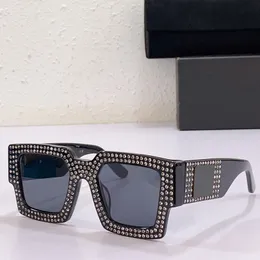 Populära män och kvinnor berömda varumärkesluxdesigner solglasögon D4426B klassisk fyrkantig ram diamant utsmyckning belyser designkänsla med originallåda
