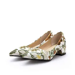 Sandals Elegante Bloemenprint Comfortabele Korte Hakken Schoen Vrouwen Casual Ondiepe Party Pumps Vrouwelijke Lage Designer Schoenen Grote 220427