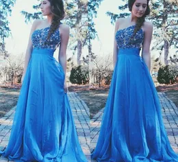 Evening Shoulder 2017 en med Applique A-Line Prom Dresses Sky Blue Tiered Ruffle Custom Made Formal OCN-klänningar Vacker klänning