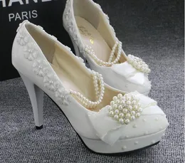 Beyaz Boncuklu İnciler Düğün Ayakkabıları Yuvarlak Toe Yüksek Topuk Aplike Yaz Sandles Gelin Ayakkabı Aksesuarları