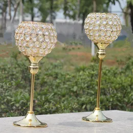 Ny metallguldpläterad ljushållare med kristaller Bröllopskandelabra / Centerpiece Dekoration Candlestick 1 Set = 2 st