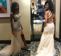 2016 Sexiga Beaded Prom Klänningar Kristaller Baklösa Aftonklänningar High Split Light Champagne Black Girl Party Prom Klänningar 100% Köparen Show