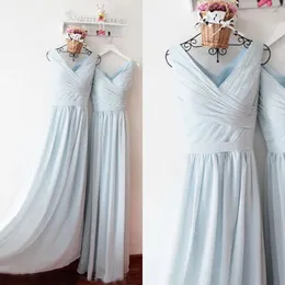 Classic Cheap Long Bridesmaid Dress V Neck Ruched Chiffon Baby Blå Ärmlös Golvlängd Maid of Honor Gowns med sash Custom Made